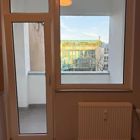 1 In A Location-jasmine Köln